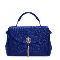 Áll a táskabál - DIVAT&STÍLUS - Stílusiskola - 2013 tavasz, Louboutin, Max Mara, táskatrend, Versace, 