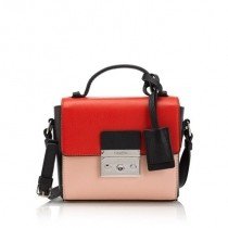 Áll a táskabál - DIVAT&STÍLUS - Stílusiskola - 2013 tavasz, Louboutin, Max Mara, táskatrend, Versace, 