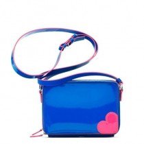 Áll a táskabál - DIVAT&STÍLUS - Stílusiskola - 2013 tavasz, Louboutin, Max Mara, táskatrend, Versace, 