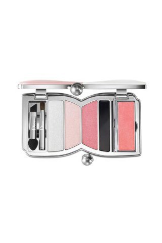 Virágba borulva - SZÉPSÉG - Smink  - bobbi brown, burberry, chanel, 