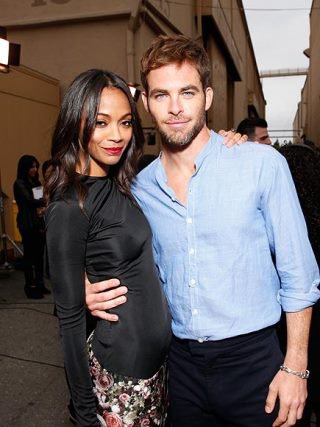 Célpont: MTV Movie Awards - DIVAT&STÍLUS - STYLELIFE - Brad Pitt, Bradley Cooper, Karlie Kloss, MTV Movie Awards, sztárfelvonulás, vörösszőnyeg, 