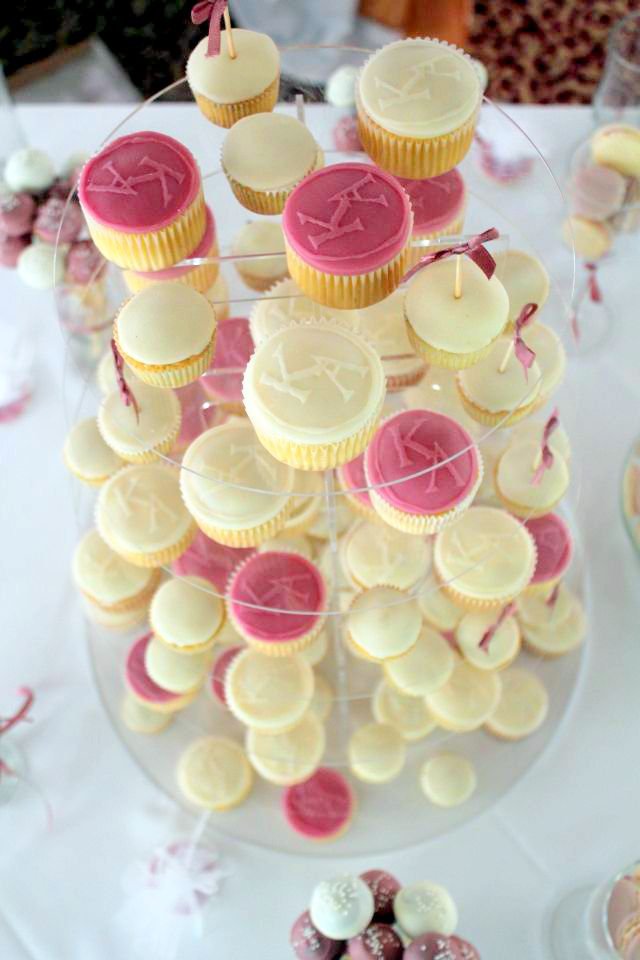 Édes kis bűnbeesés - Gasztronómia -  - bűnbeesés, édesség, fagylalt, habos, krémes, macaron, nyalánkság, 