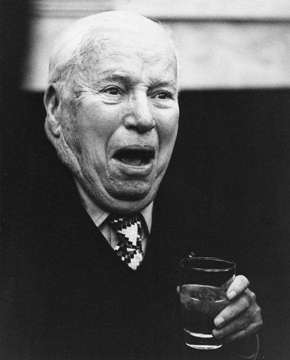 124 éve született Charlie Chaplin, a komoly bohóc -  -  - 