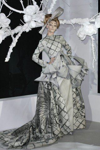 Isten tervez, ember végez - DIVAT&STÍLUS - Stílusiskola - dior, életpálya, galliano, haute couture, 