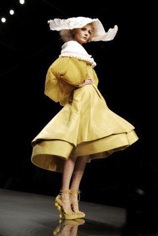 Isten tervez, ember végez - DIVAT&STÍLUS - Stílusiskola - dior, életpálya, galliano, haute couture, 