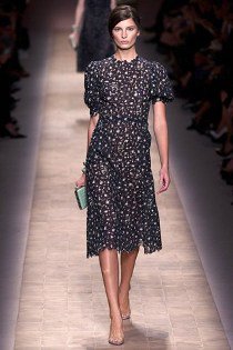 Virágözön - Reneszánszukat élik a virágdíszek - DIVAT&STÍLUS - Stílusiskola - chanel, dolce&gabbana, moschino, prada, virágminta, 