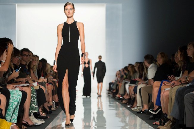 Fekete nyár - DIVAT&STÍLUS - Stílusiskola - dior, dolce&gabbana, feketét nyárra, michael kors, színtrend, tavasz, 