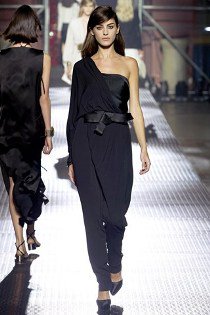 Fekete nyár - DIVAT&STÍLUS - Stílusiskola - dior, dolce&gabbana, feketét nyárra, michael kors, színtrend, tavasz, 