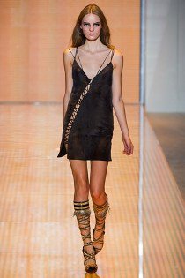 Fekete nyár - DIVAT&STÍLUS - Stílusiskola - dior, dolce&gabbana, feketét nyárra, michael kors, színtrend, tavasz, 