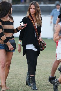 Miben jár a sztár - Április - DIVAT&STÍLUS - Stílusiskola - coachella, fashion, streetstyle, sztárok, 