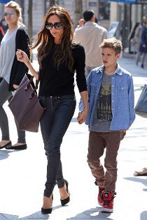 Miben jár a sztár - Április - DIVAT&STÍLUS - Stílusiskola - coachella, fashion, streetstyle, sztárok, 