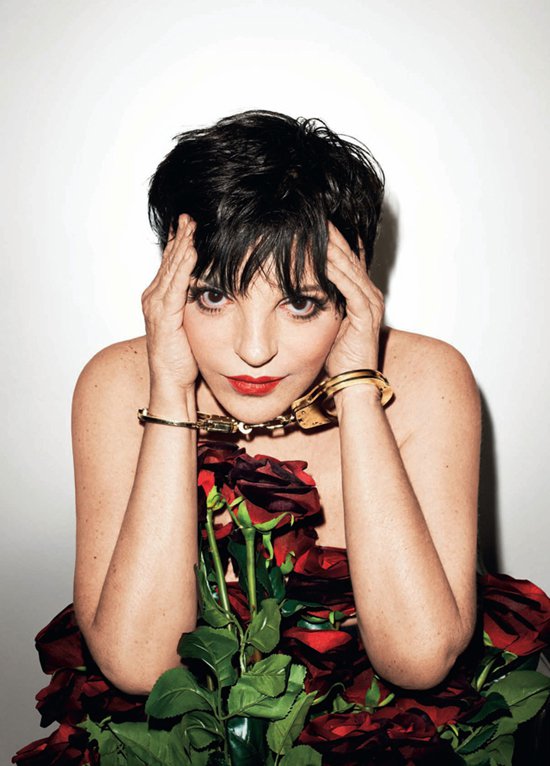 Megjelentek Lisa Minelli provokatív modellképei - Hírek  - Fesztelen mindennapok - divat, fotosorozat, képek, Lisa Minelli, Love magazin, modell, 
