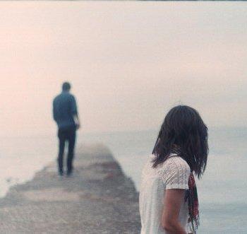 Sérülések - KERESD A NŐT  -  - kékharisnya, rúzs és tükör, szakítás, szerelem, 