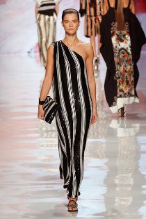 A vonal mentén haladj! - DIVAT&STÍLUS - Stílusiskola - d&g, marc jacobs, michael kors, moschino, oscar de la renta, 