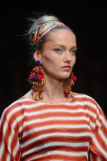 Nagy nyári bizsufesztivál - DIVAT&STÍLUS - Stílusiskola - balmain, chanel, etro, givenchy, gucci, mcqueen, 