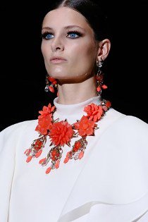 Nagy nyári bizsufesztivál - DIVAT&STÍLUS - Stílusiskola - balmain, chanel, etro, givenchy, gucci, mcqueen, 