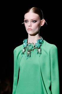 Nagy nyári bizsufesztivál - DIVAT&STÍLUS - Stílusiskola - balmain, chanel, etro, givenchy, gucci, mcqueen, 