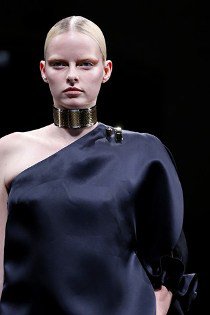 Nagy nyári bizsufesztivál - DIVAT&STÍLUS - Stílusiskola - balmain, chanel, etro, givenchy, gucci, mcqueen, 