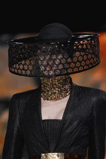 Nagy nyári bizsufesztivál - DIVAT&STÍLUS - Stílusiskola - balmain, chanel, etro, givenchy, gucci, mcqueen, 