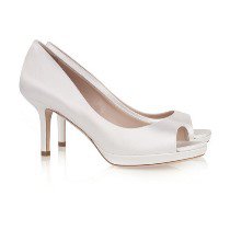 Dress code: white - DIVAT&STÍLUS - Stílusiskola - chanel, gianvito rossi, marchesa, versace, 