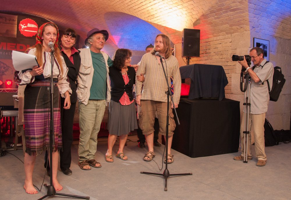 Csángókkal, kínaiakkal, Szőke Andrással zárult a 23. Mediawave díjátadója - STYLELIFE - Fesztelen mindennapok - Mediawave, Párhuzamos Kultúráért díj, Szőke András, 