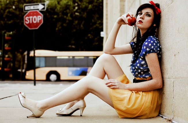 Novellasarok: Hófehérke - KERESD A NŐT  - Lélekhangok - Hófehérke, modern mese, novella, 