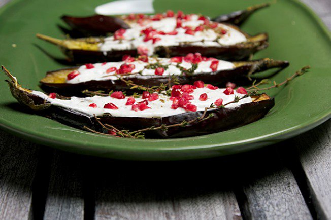 Joghurtos padlizsán Ottolenghi módra - STYLELIFE - Gasztronómia - joghurt, joghurtos padlizsán, mosoly bisztró, ottolenghi, padlizsán, 