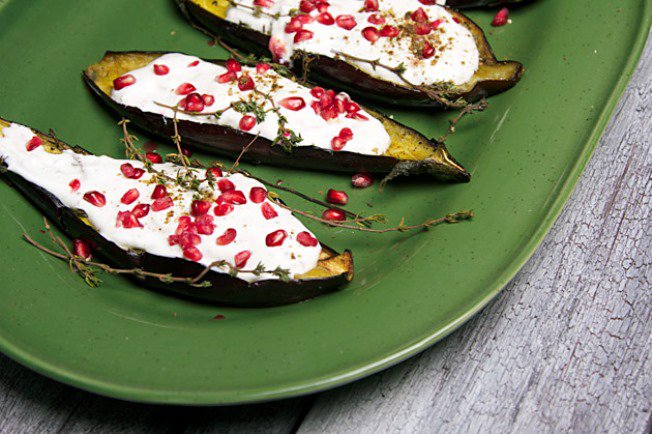 Joghurtos padlizsán Ottolenghi módra - STYLELIFE - Gasztronómia - joghurt, joghurtos padlizsán, mosoly bisztró, ottolenghi, padlizsán, 