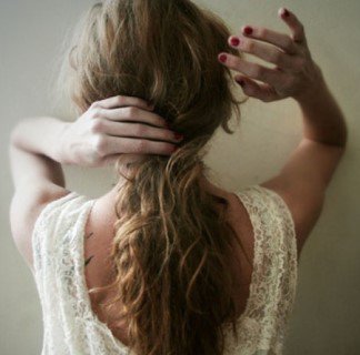 Egy házasság díszletei: nyaralás - KERESD A NŐT  -  - kékharisnya, rúzs és tükör, szerelem, 