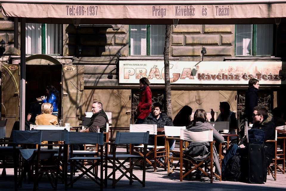 Kávéházi körkép - Prága Kávéház és Teázó - Fesztelen mindennapok -  - Prága kávéház, 