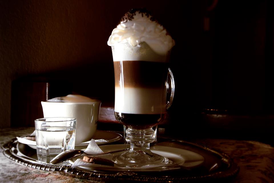 Kávéházi körkép - Prága Kávéház és Teázó - Fesztelen mindennapok -  - Prága kávéház, 