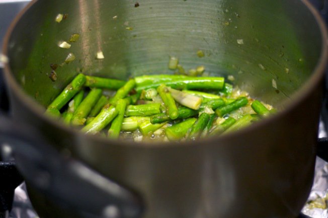 Spárgaszezon: krémleves - STYLELIFE - Gasztronómia - mosoly bisztró, spárga, spárgakrémleves, 