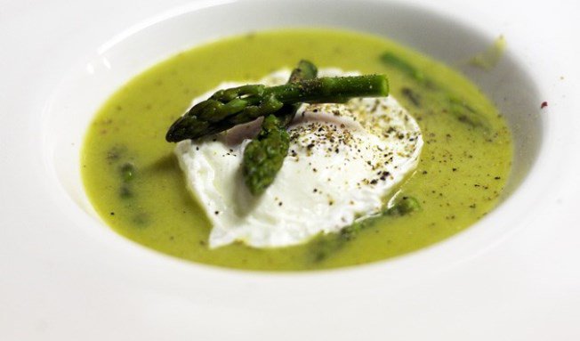 Spárgaszezon: krémleves - STYLELIFE - Gasztronómia - mosoly bisztró, spárga, spárgakrémleves, 