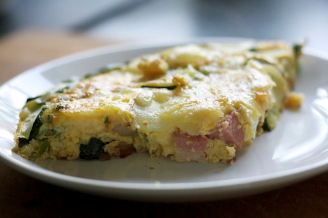 Mindentbele frittata - STYLELIFE - Gasztronómia - frittata, mosoly bisztró, omlett, sonka, tojás, tortilla, 