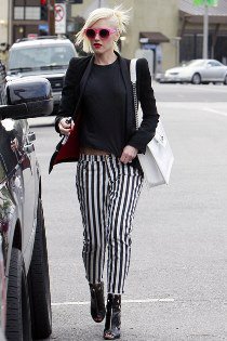 Miben jár a sztár - Május - DIVAT&STÍLUS - Stílusiskola - streetstyle, 