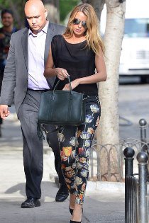 Miben jár a sztár - Május - DIVAT&STÍLUS - Stílusiskola - streetstyle, 