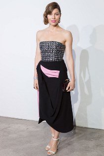 Miben jár a sztár - Május - DIVAT&STÍLUS - Stílusiskola - streetstyle, 