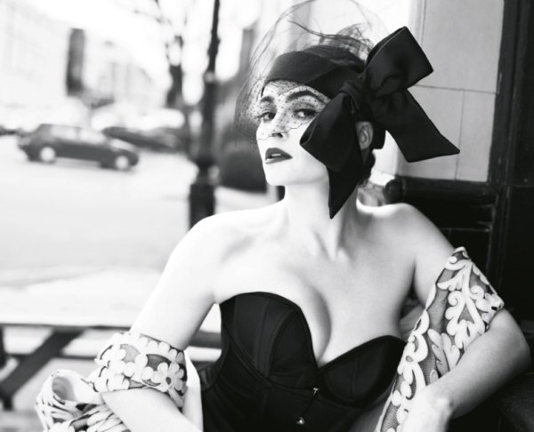 A rémmester asszonya - DIVAT&STÍLUS - Hírek  - helena bohnam carter, tim burton, vogue, 