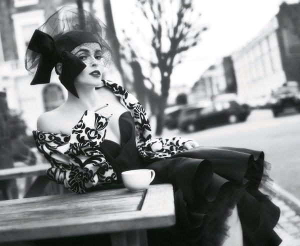 A rémmester asszonya - DIVAT&STÍLUS - Hírek  - helena bohnam carter, tim burton, vogue, 