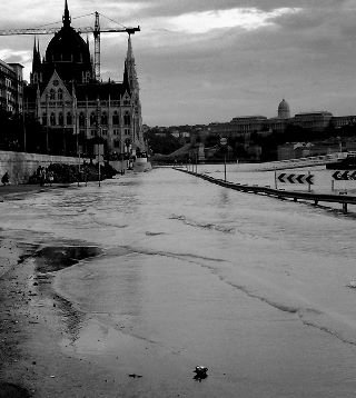 Azért a víz az úr - STYLENEWS -  - árvíz 2013, budapesti árvíz, 
