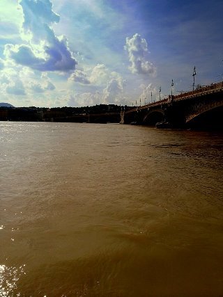 Azért a víz az úr - STYLENEWS -  - árvíz 2013, budapesti árvíz, 