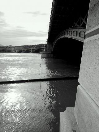 Azért a víz az úr - STYLENEWS -  - árvíz 2013, budapesti árvíz, 