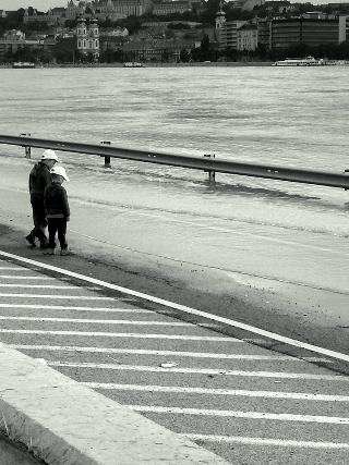 Azért a víz az úr - STYLENEWS -  - árvíz 2013, budapesti árvíz, 