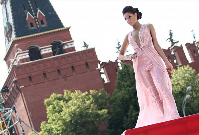 Orosz divatshow a Vörös téren - Hírek  -  - divat, hírek, moszkva, női, orosz, 