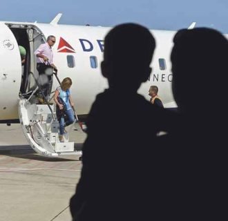 Amikor a szülő külföldön vállal munkát - KERESD A NŐT  - Stylekids - gyermekpszichológia, külföldi munkavállalás, 