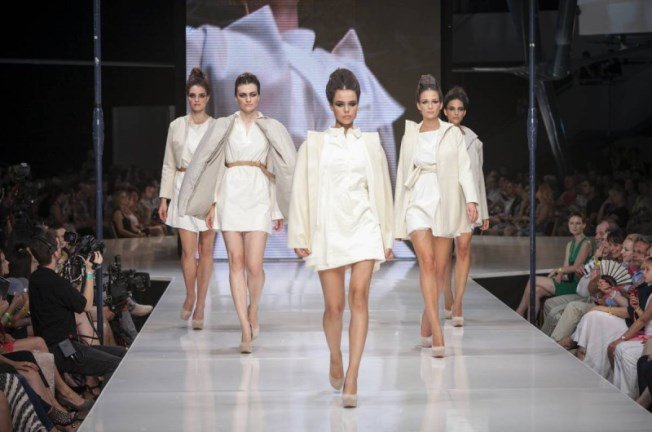 Pulikutya a kifutón - DIVAT&STÍLUS - Stílusiskola - gombold újra 2013, nyertesek, 