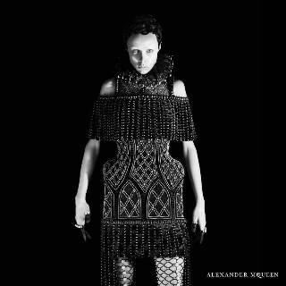 McQueen horror babái - DIVAT&STÍLUS - Hírek  - campaign 2013 fall, mcqueen, 