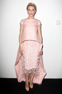 Miben jár a sztár - Július - DIVAT&STÍLUS - Hírek  - streetstyle, 