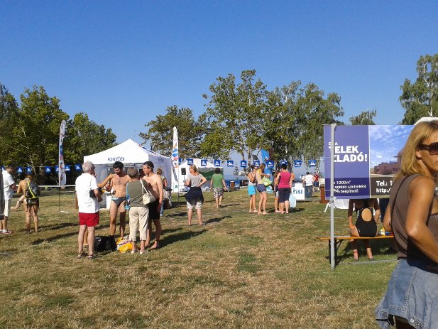 Egy órán belül úszta át a győztes kétszer a Balatont - Rendezvények - Fesztelen mindennapok - balaton, balaton átúszás, 