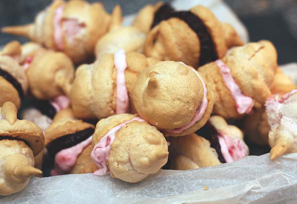 Mai mosoly: málnás habcsók szendvics - STYLELIFE - Gasztronómia - habcsók, málna, mosoly bisztro, 